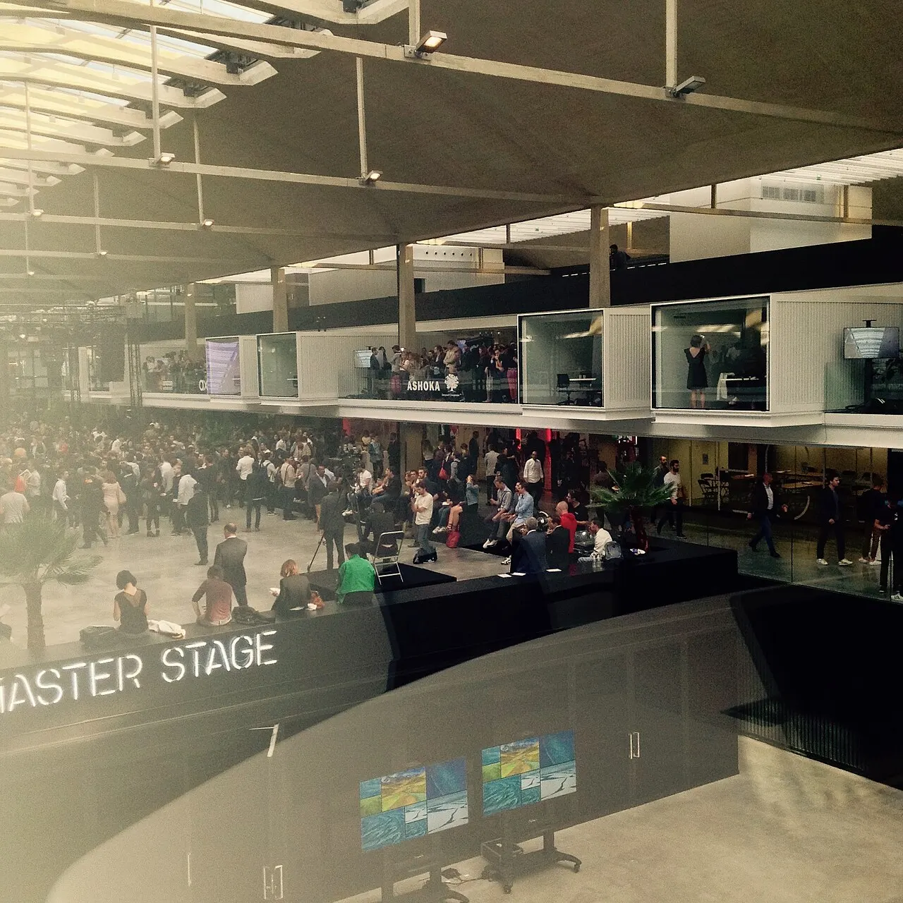 Intérieur de Station F, Halle Freyssinet à Paris